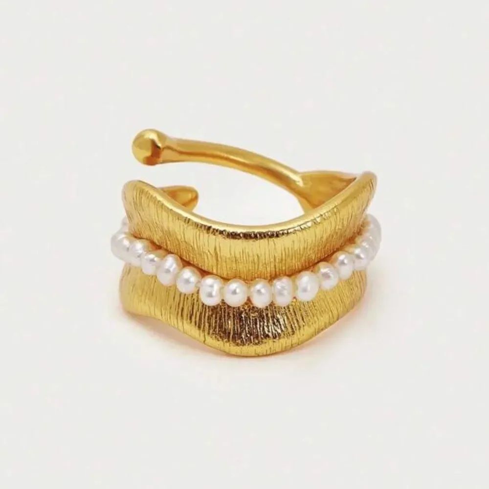 Gold leaf and Pearl Ring A1520